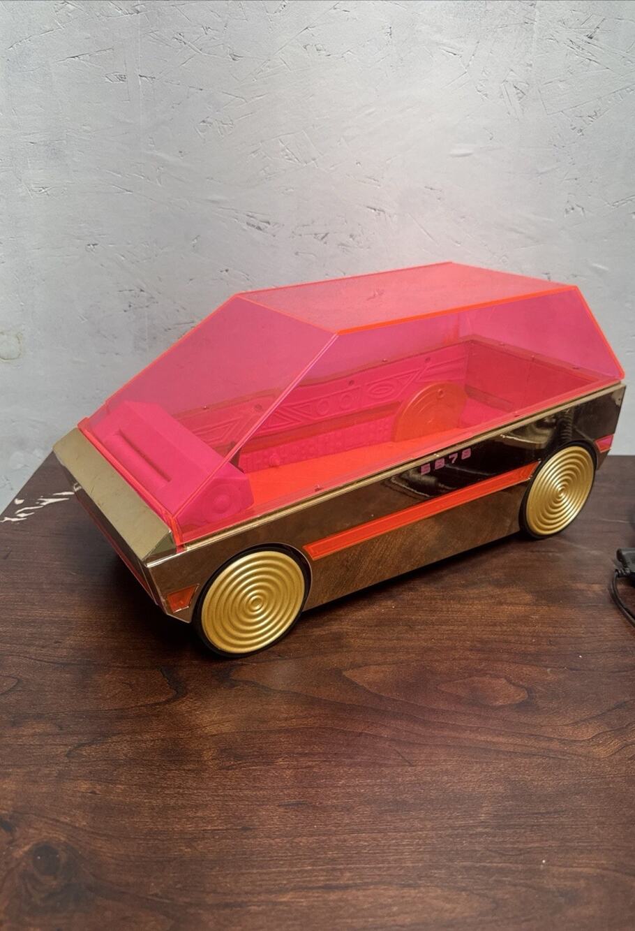 Lol Surpie Van Shuffle Matic Pink And Gold 2021 MGA